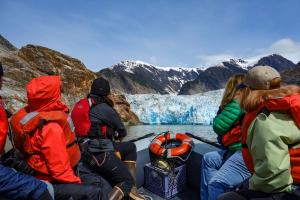 1357365nAVhU6YLKvh8cUDy-adventuresmith-explorations-sunset-2025-how-to-get-there-tracy-arm-alaska-1.jpg