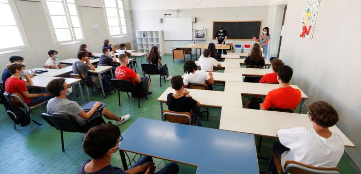 Άνοιξαν τα σχολεία σήμερα στην Ιταλία 