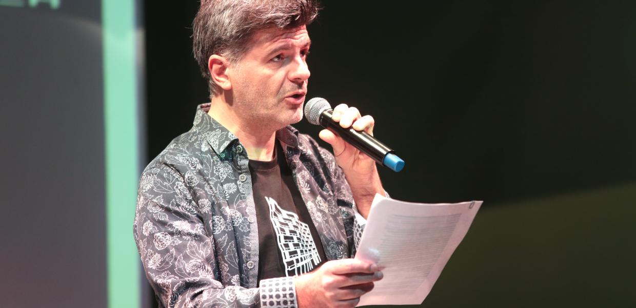 Ο Φοίβος Δεληβοριάς