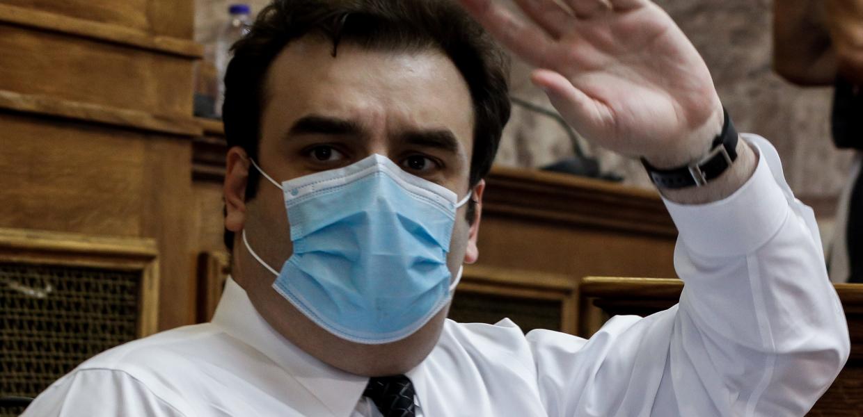 ΠΙΕΡΡΑΚΑΚΗΣ ΒΟΥΛΗ ΜΕ ΜΑΣΚΑ