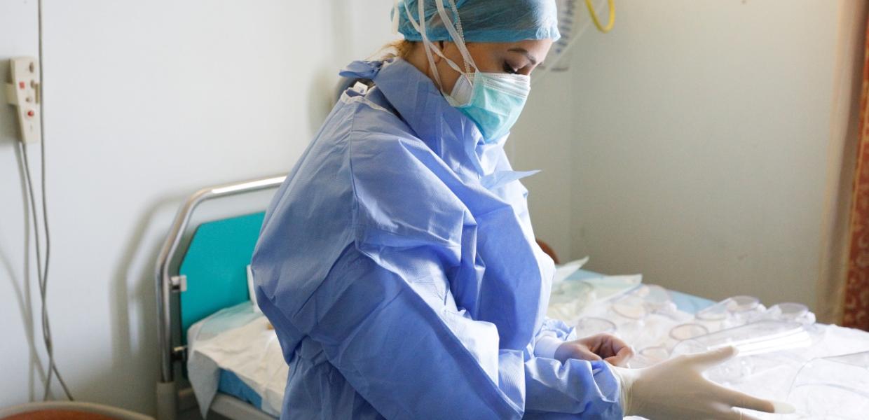 Γιατρός νοσηλευτής κορωνοϊός