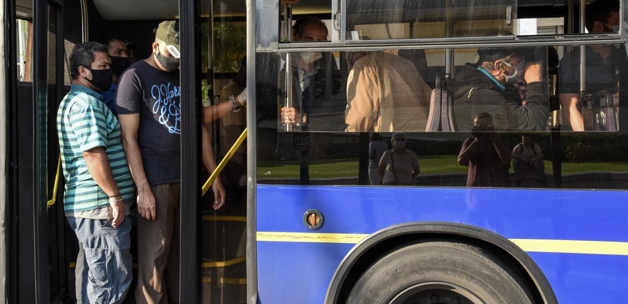 ΛΕΩΦΟΡΕΙΑ ΜΑΣΚΕΣ ΣΥΝΩΣΤΙΣΜΟΣ COVID-19