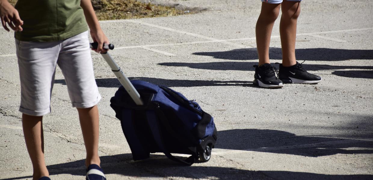 Σχολείο μαθητής τσάντα