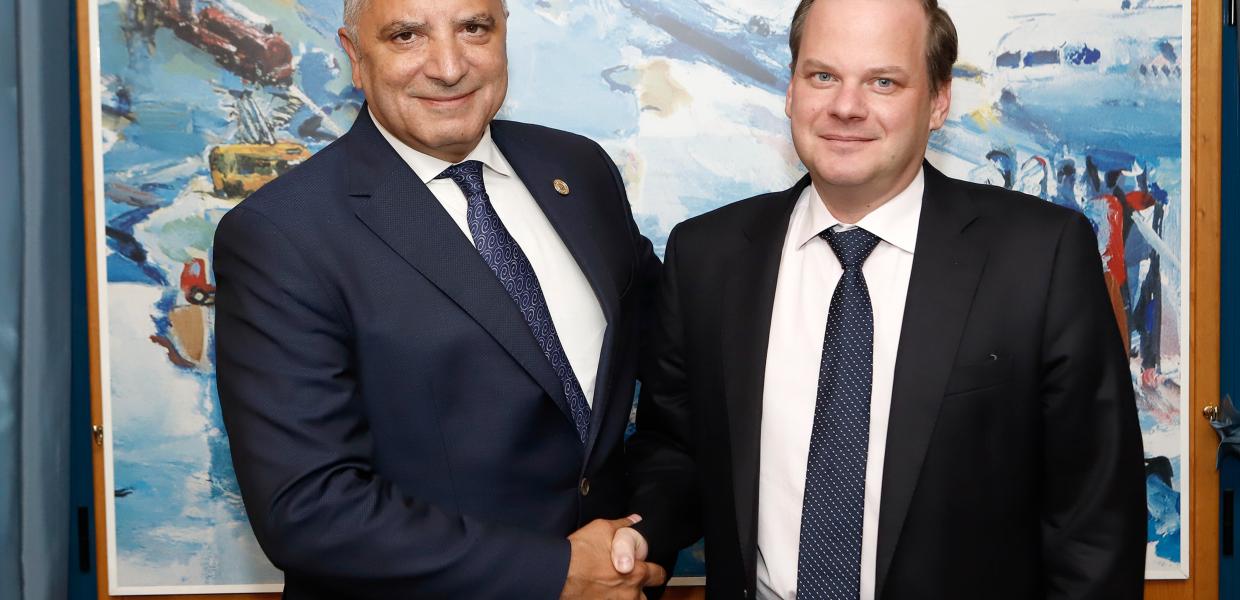 ΠΑΡΟΥΛΗΣ ΚΩΣΤΑΣ ΚΑΡΑΜΑΝΛΗΣ 