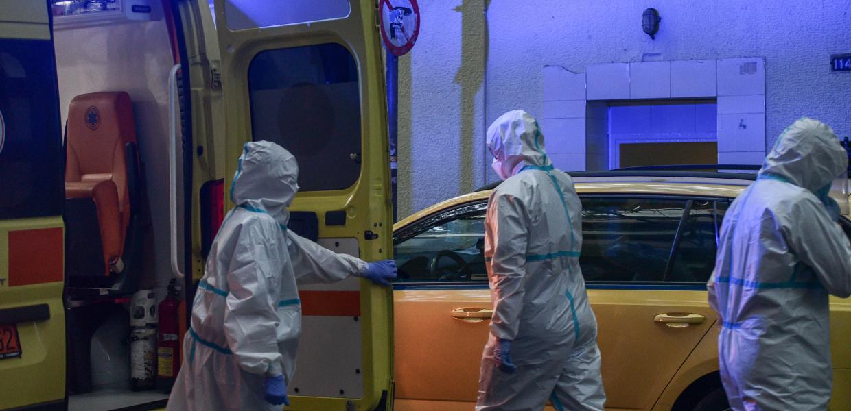 Ασθενόφορο ΕΚΑΒ διακομιδή