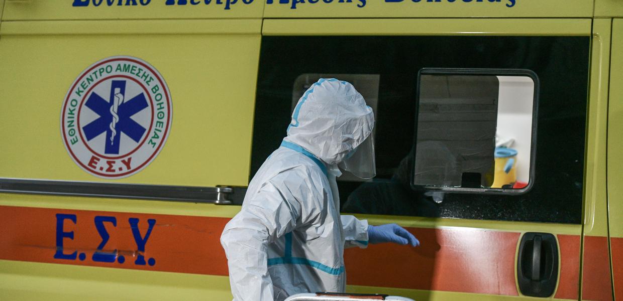 Νοσηλευτής στο ΕΚΑΒ εν μέσω πανδημίας κορωνοϊού