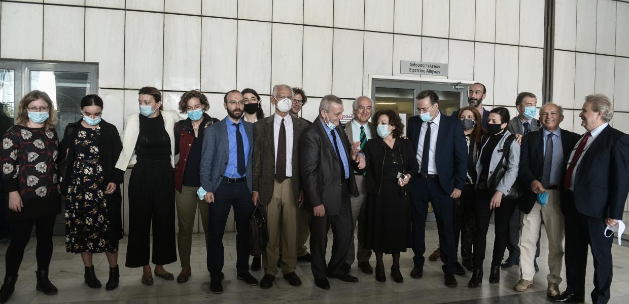 Συνήγοροι υπεράσπισης Φύσσα