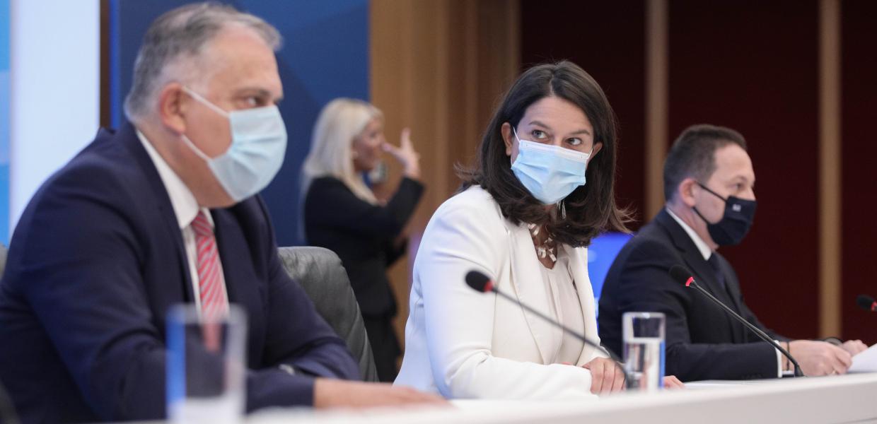 Ο Τάκης Θεοδωρικάκος, η Νίκη Κεραμέως και ο Στέλιος Πέτσας