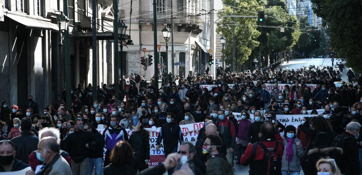 Πορεία εργαζόμενων στην Αθήνα στο πλαίσιο της 24ωρη απεργίας