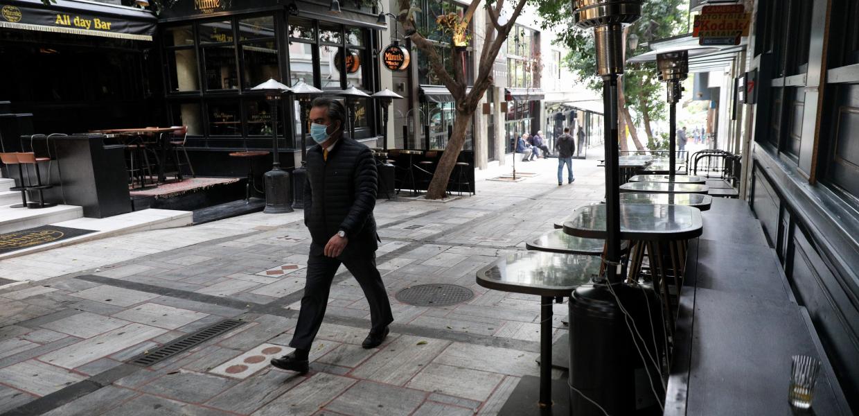 Άδεια πόλη η Αθήνα, κλειστή η εστίαση