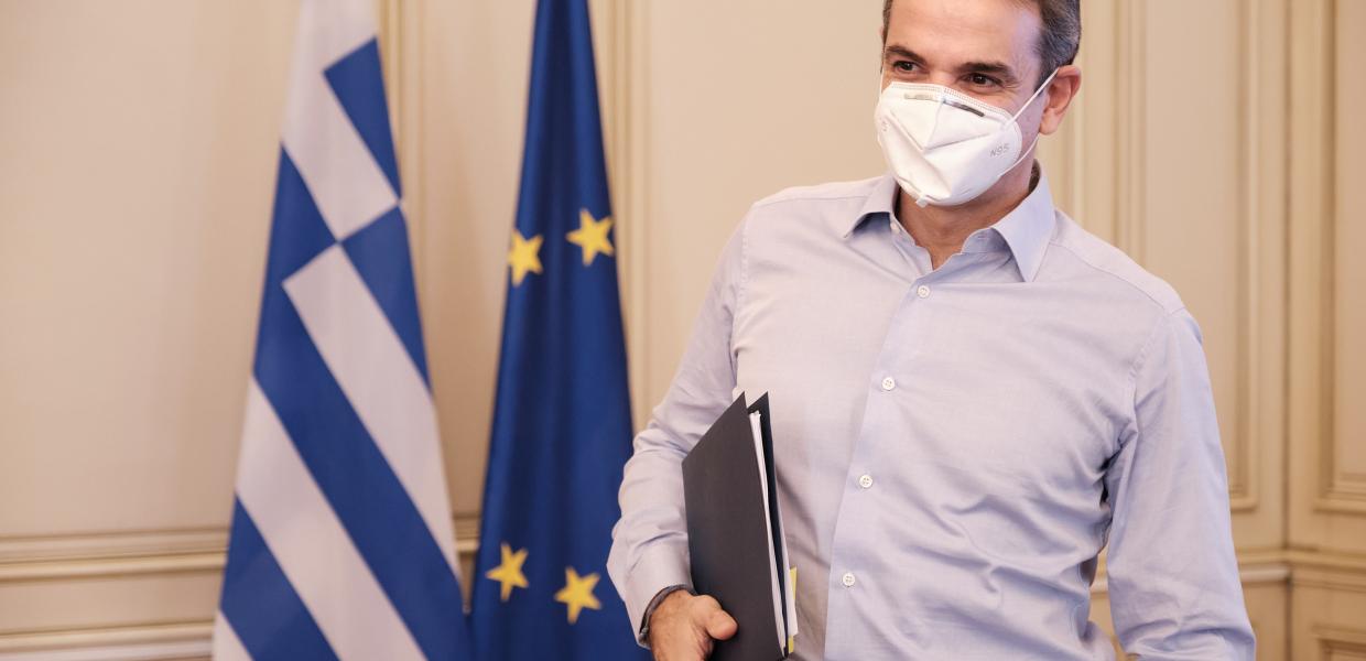 Ο Κυριάκος Μητσοτάκης με μάσκα