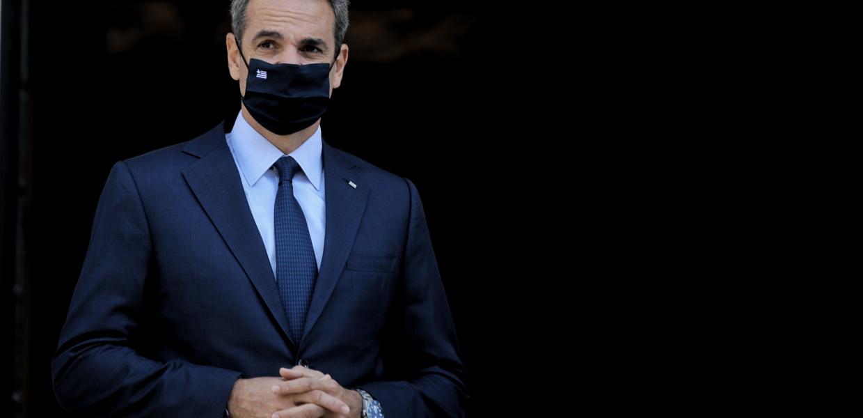 Ο Κυριάκος Μητσοτάκης με μάσκα