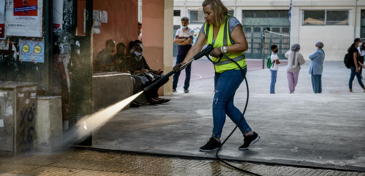 Απολύμανση σε σχολείο λόγω κορωνοϊού
