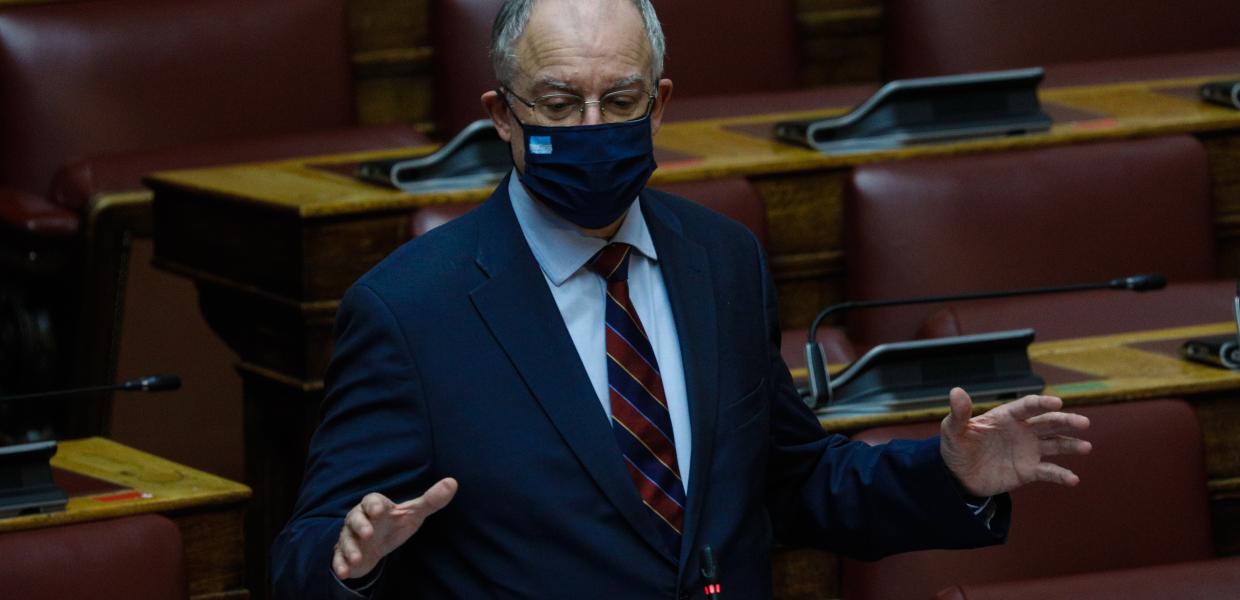 Ο Κώστας Τασούλας στη Βουλή