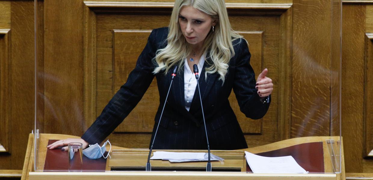 Φωτεινή Αραμπατζή