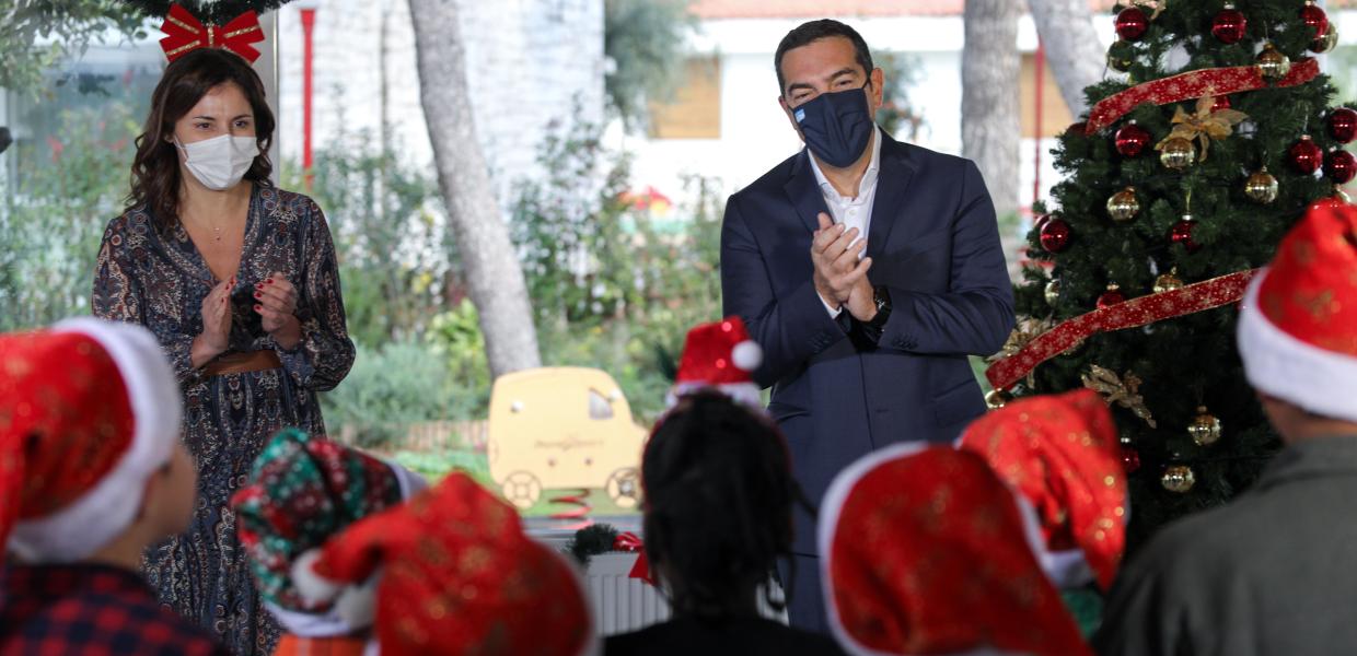Αλέξης Τσίπρας Μπέττυ Μπαζιάνα κάλαντα