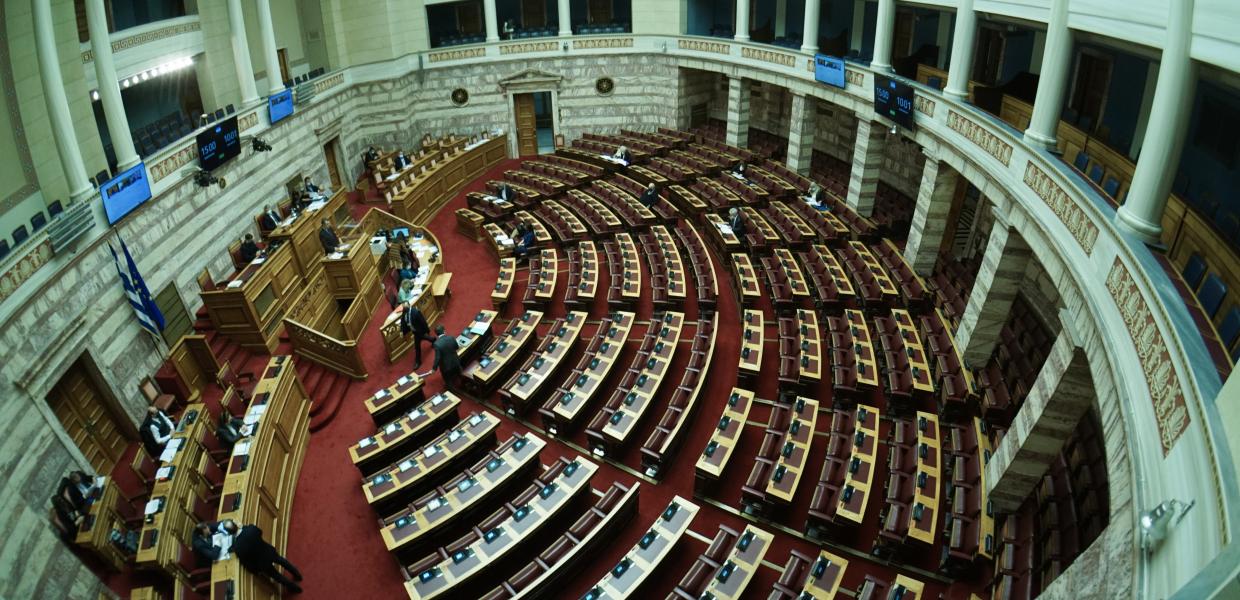 Άδεια η Βουλή