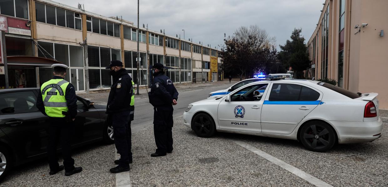 Περιπολικό στην Ελευσίνα λόγω lockdown