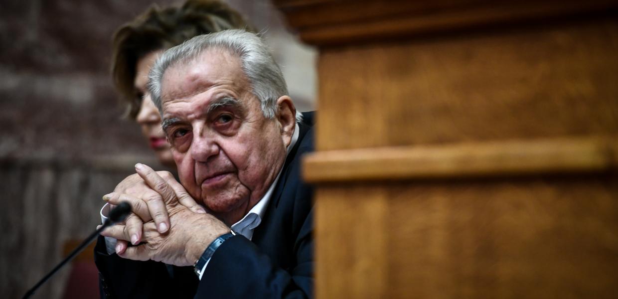 Φλαμπουράρης