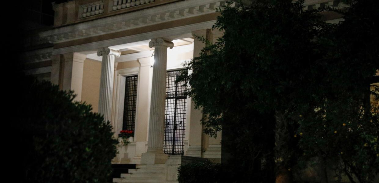 Το Μέγαρο Μαξίμου βράδυ