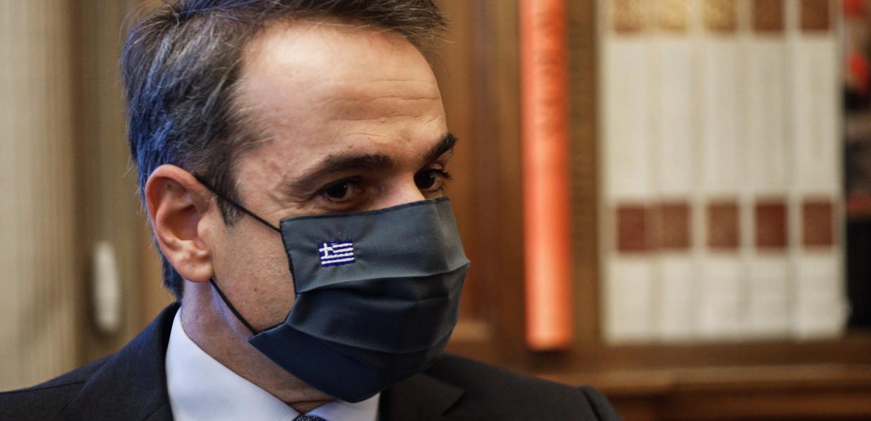 Ο Κυριάκος Μητσοτάκης με μάσκα