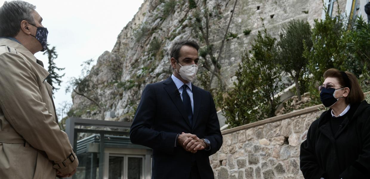 Ο Κυριάκος Μητσοτάκης και η Λίνα Μενδώνη