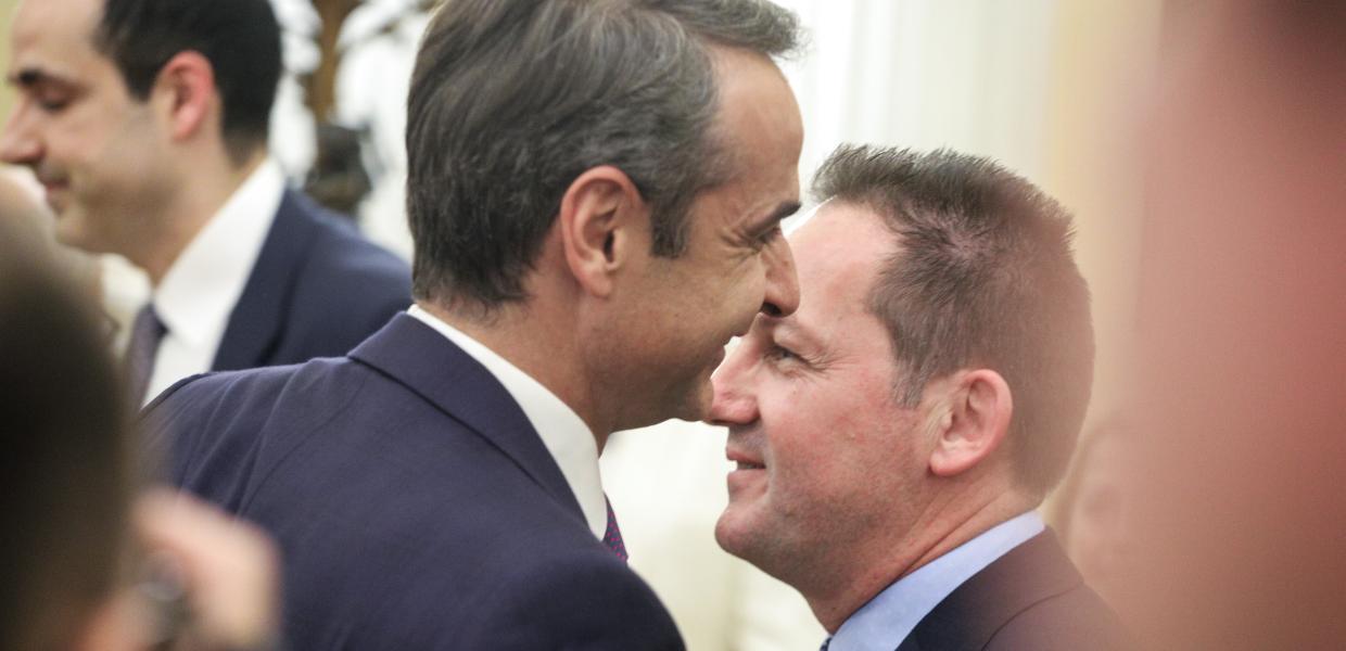 Κυριάκος Μητσοτάκης και Στέλιος Πέτσας