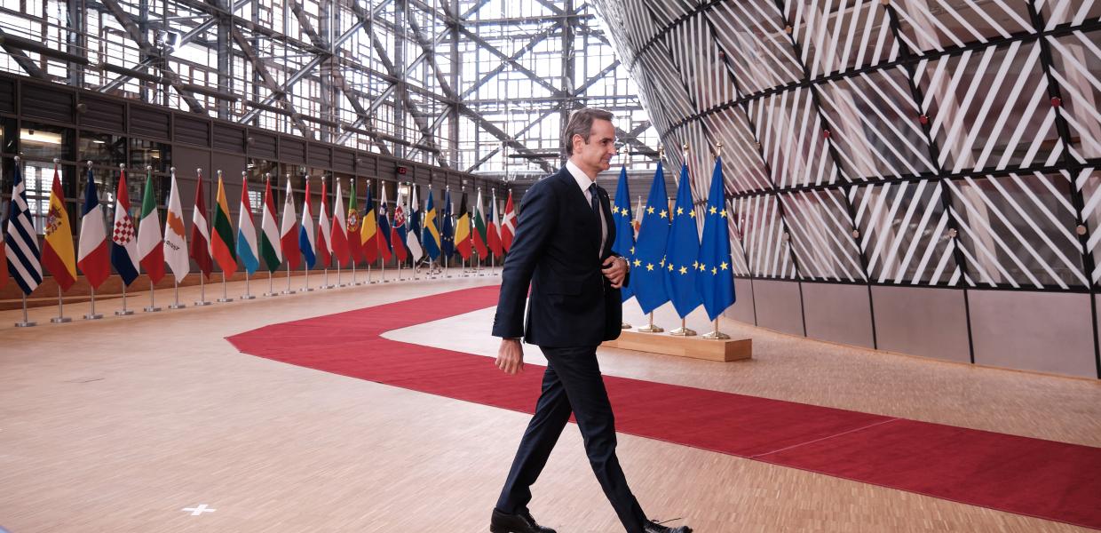 Ο Κυριάκος Μητσοτάκης προσερχόμενος στη Σύνοδο Κορυφής