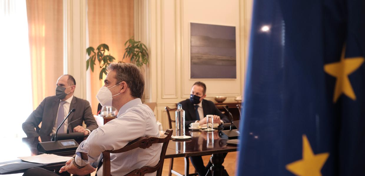 Μητσοτάκης, Γεραπετρίτης και Πέτσας