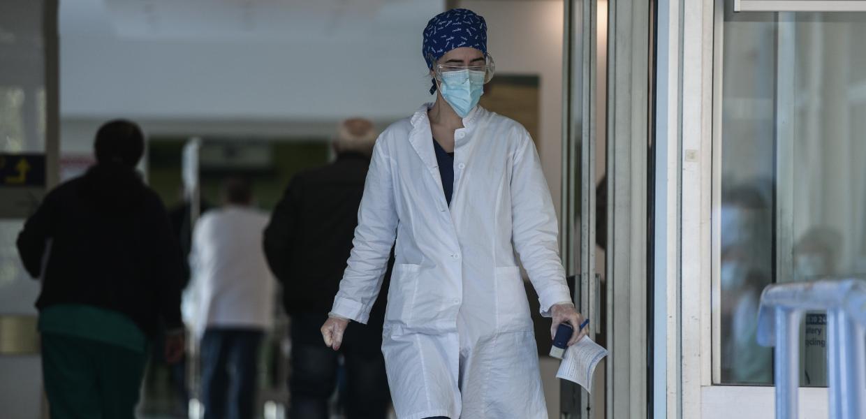 Νοσηλεύτρια στο νοσοκομείο Γεννηματάς