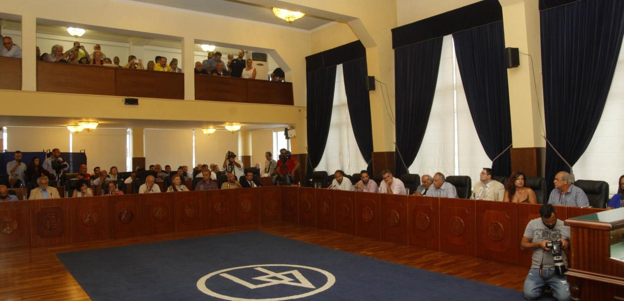 Δημοτικό συμβούλιο στον Πειραιά