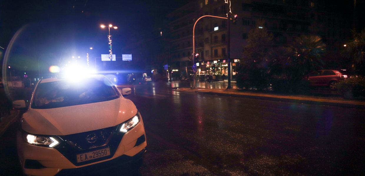 Περιπολικο το βράδυ στην Αθήνα
