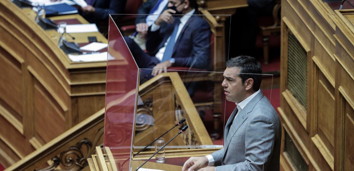 Αλέξης Τσίπρας και Κυριάκος Μητσοτάκης στη Βουλή
