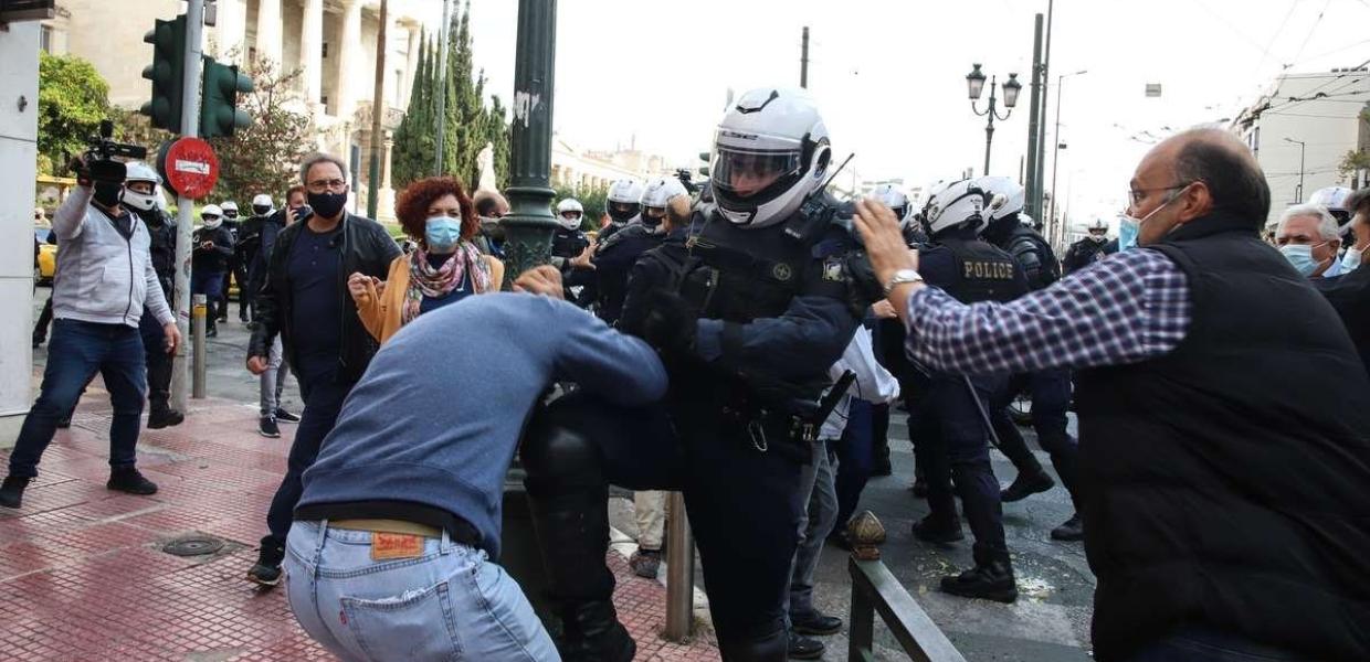 Βία από αστυνομία