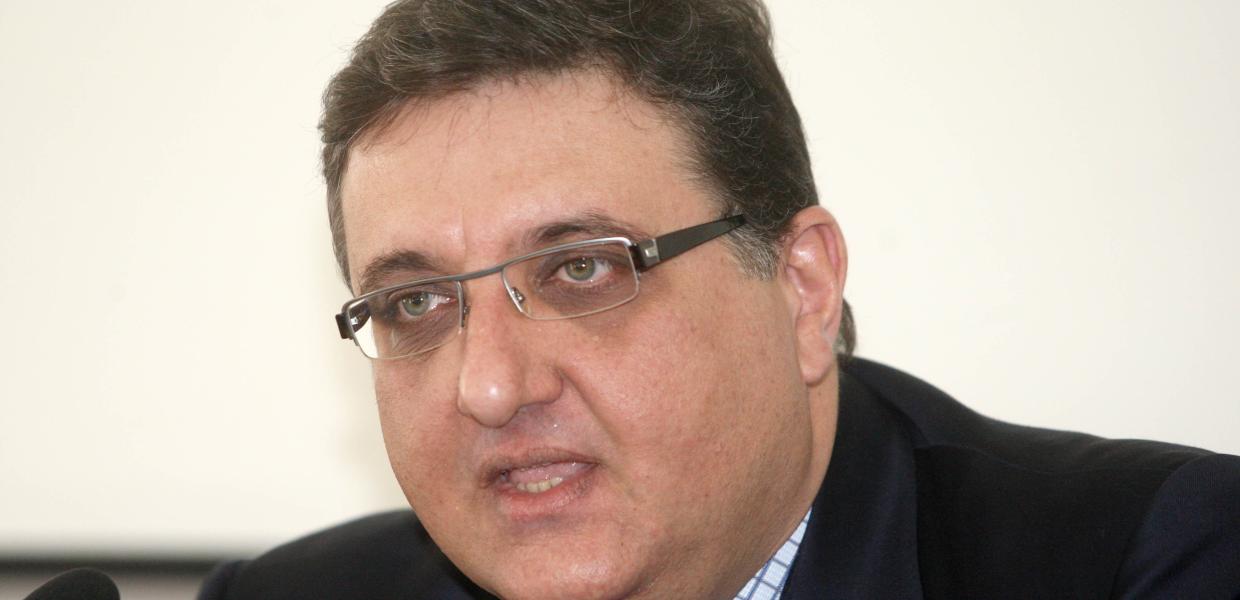 Ο Αθανάσιος Εξαδάκτυλος