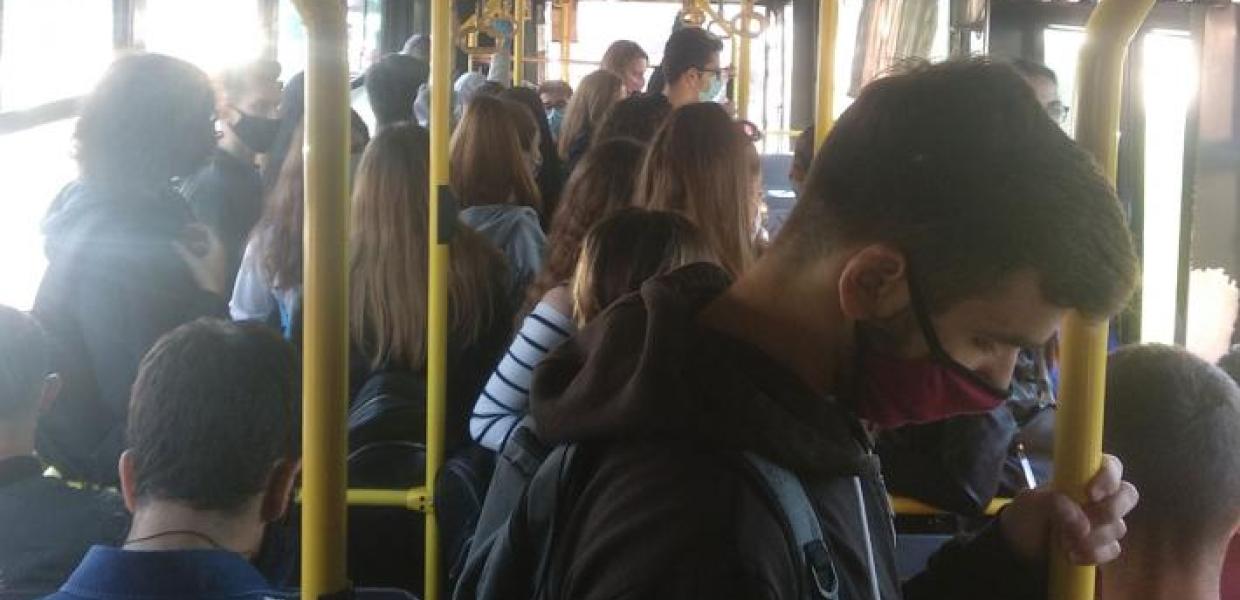 Συνωστισμός σε λεωφορείο