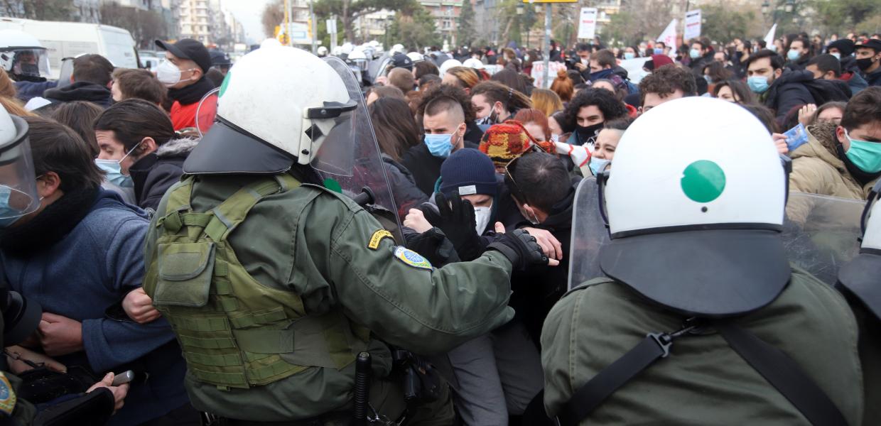 Αστυνομικοί και φοιτητές