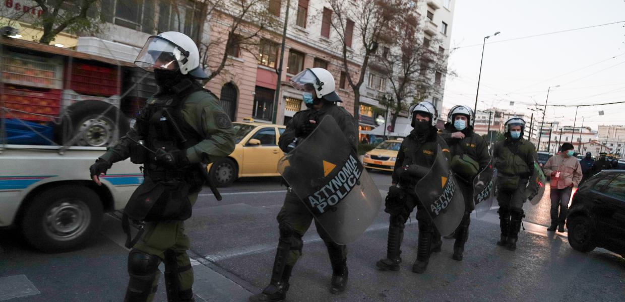 ΜΑΤ και αστυνομικοί
