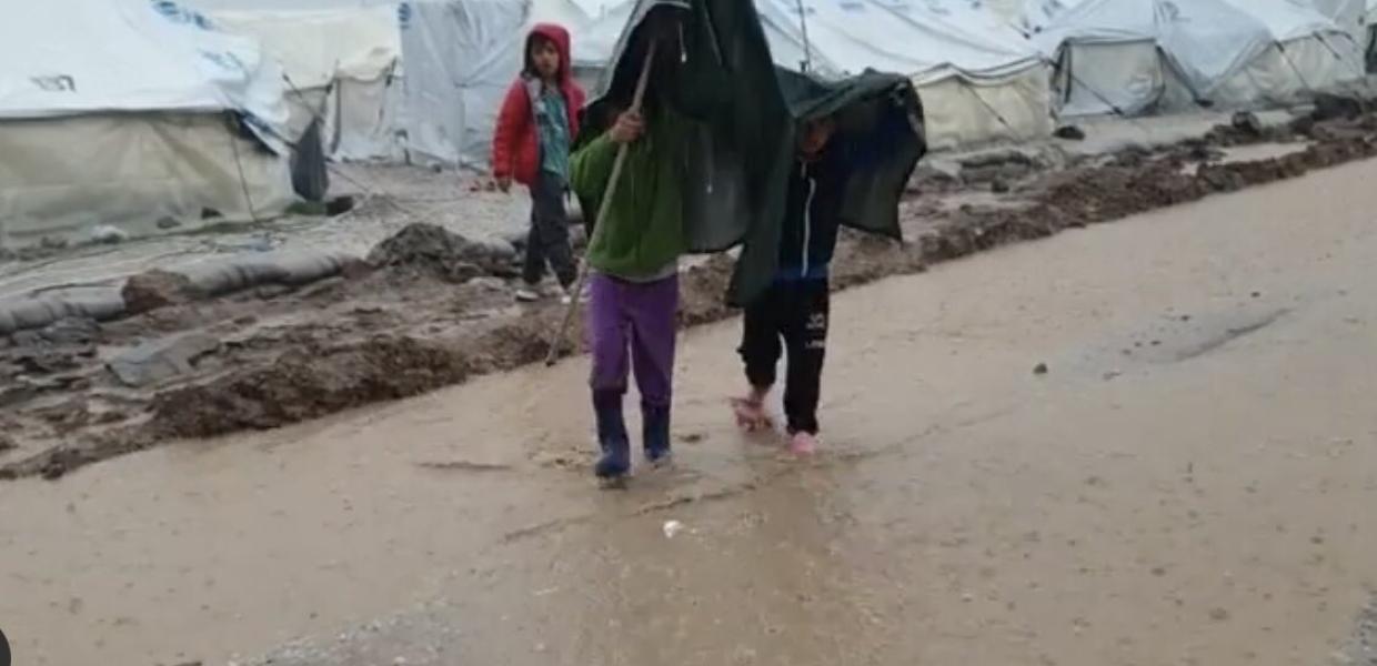 Πρόσφυγες στο κρύο στο Καρά Τεπέ