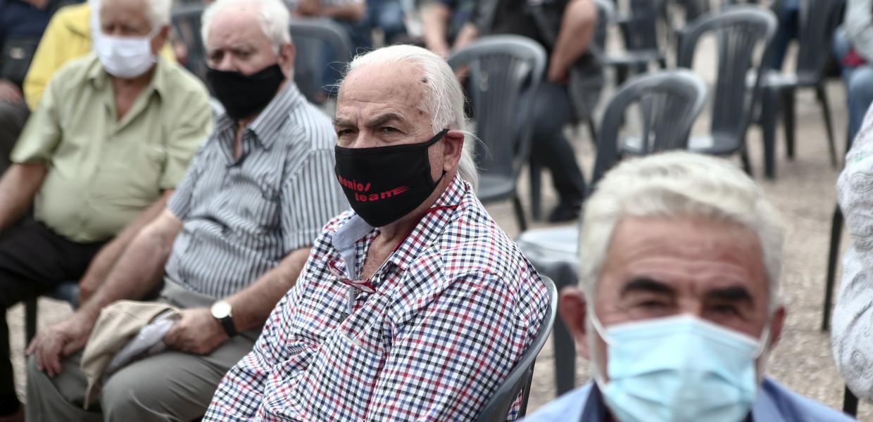 Συνταξιούχοι και ηλικιωμένοι