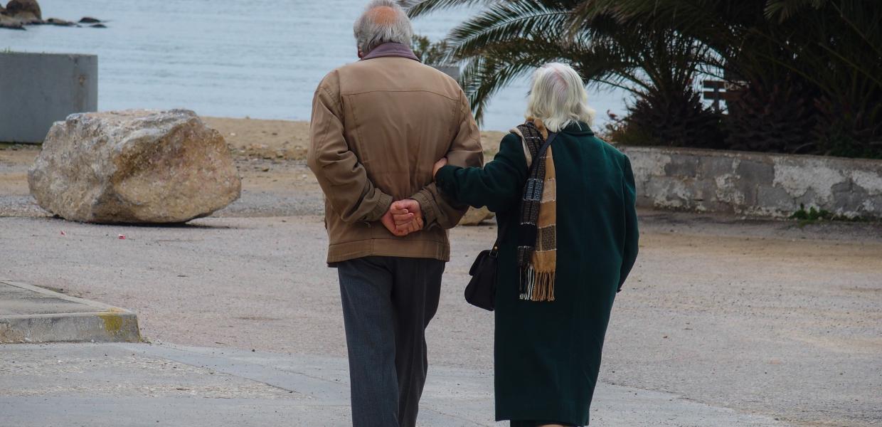 Συνταξιούχοι και ηλικιωμένοι