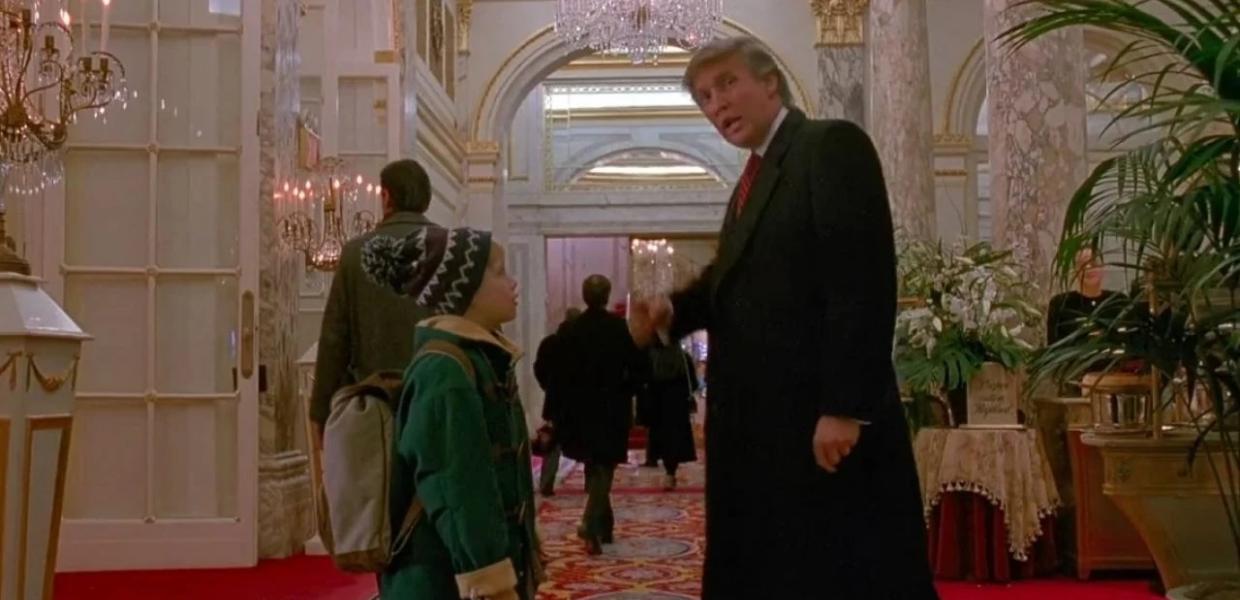 Ο Ντόναλντ Τραμπ σε σκηνή της ταινίας Home Alone 2