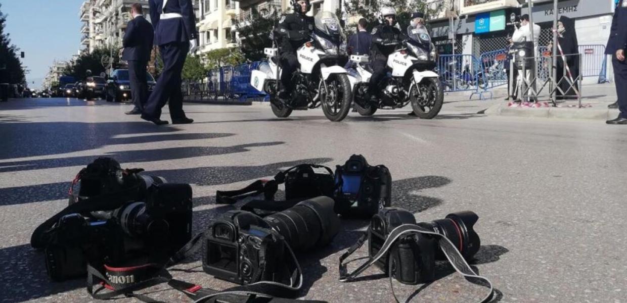 ΔΗΜΟΣΙΟΓΡΑΦΟΙ