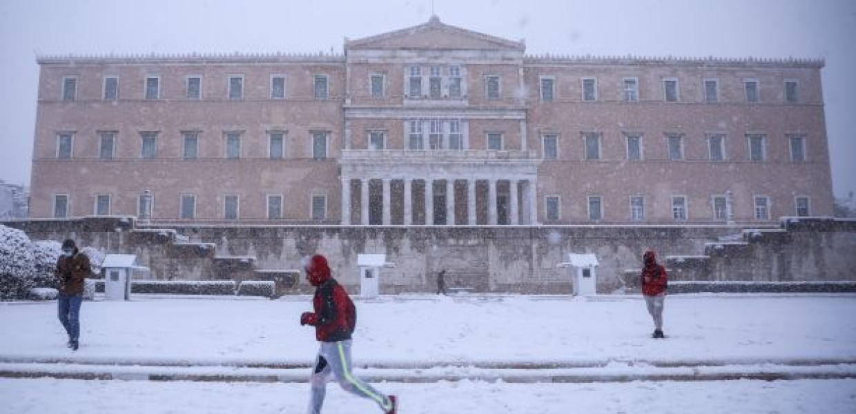 ΠΛΑΤΕΙΑ ΣΥΝΤΑΓΜΑΤΟΣ ΧΙΟΝΙ