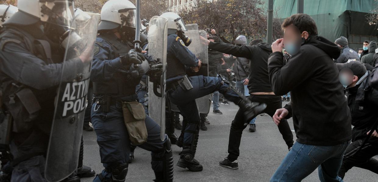 Επίθεση της αστυνομίας