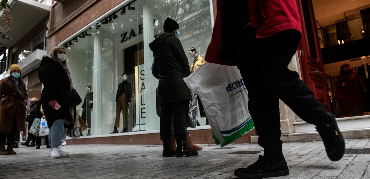 Ψώνια σε καταστήματα στην Ερμού