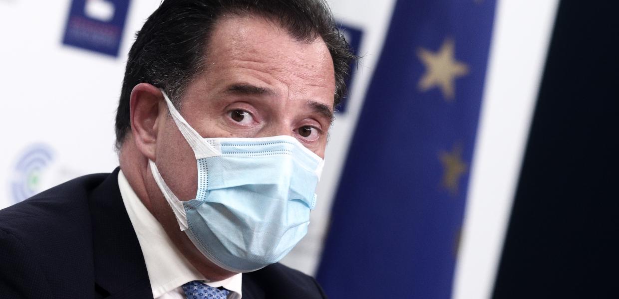 Ο Άδωνις Γεωργιάδης με μάσκα