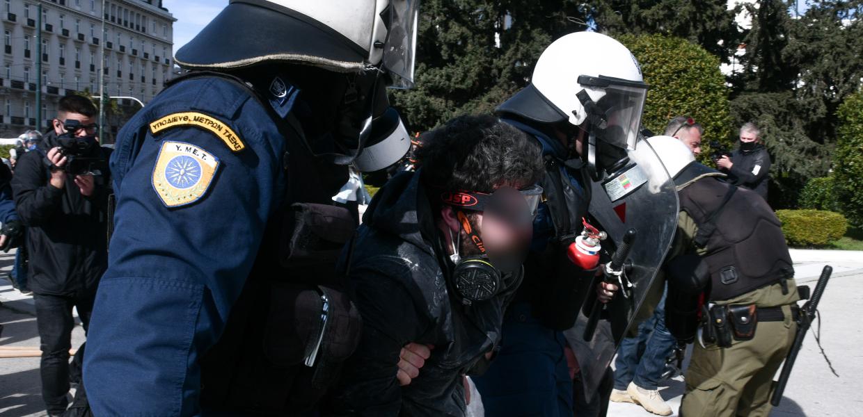 Επίθεση των ΜΑΤ σε φοιτητές