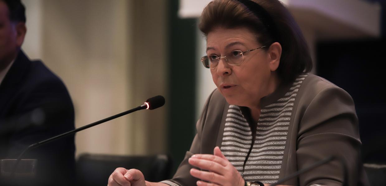 Η Λίνα Μενδώνη