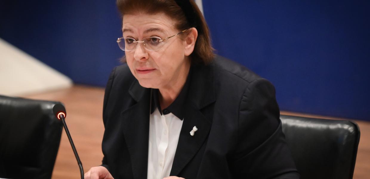 Η Λίνα Μενδώνη